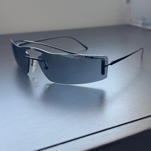 PRADA sunglasses - Picture 2 of 6